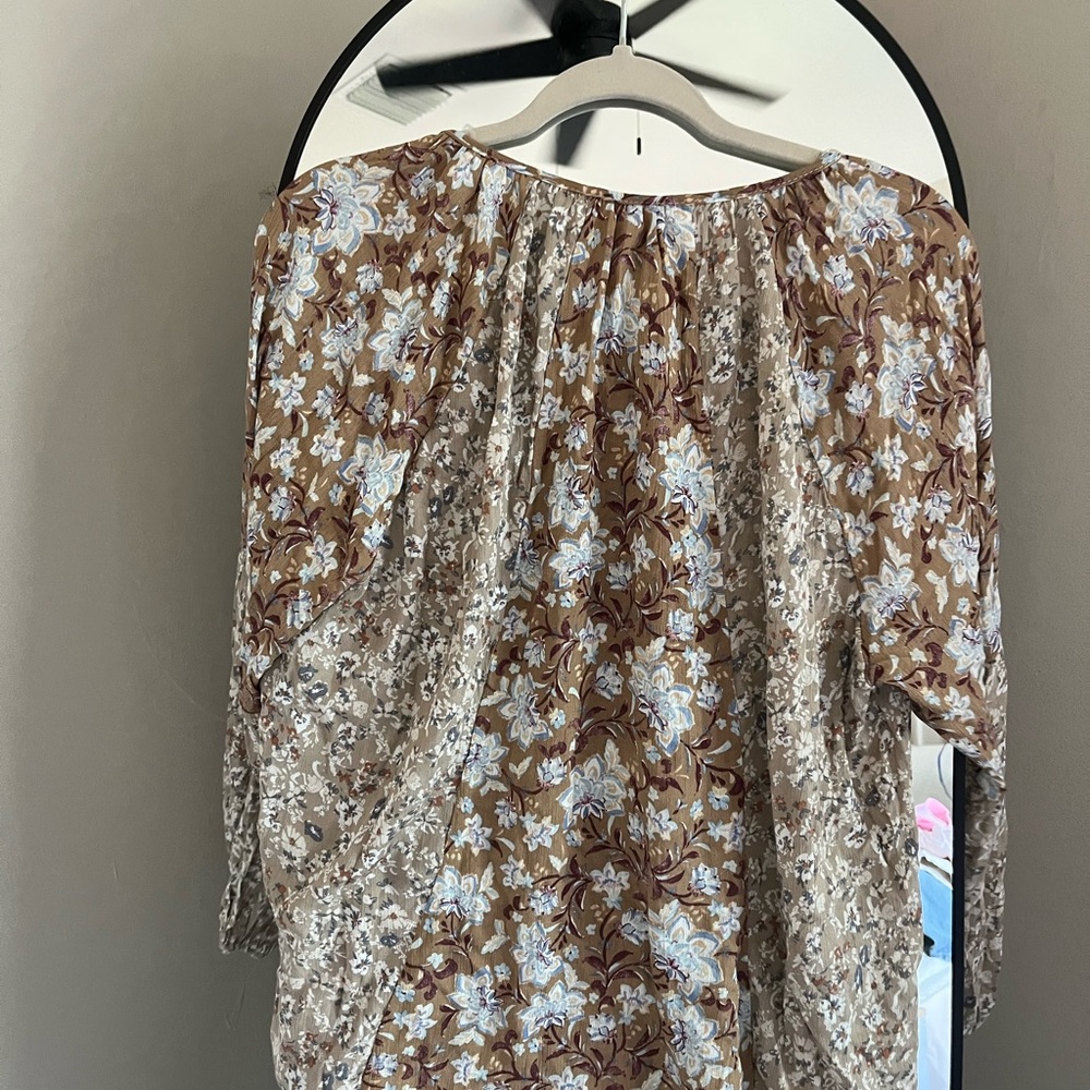 NWT 1 4 3 Story Floral Print Women's Top - Picture 5 of 7